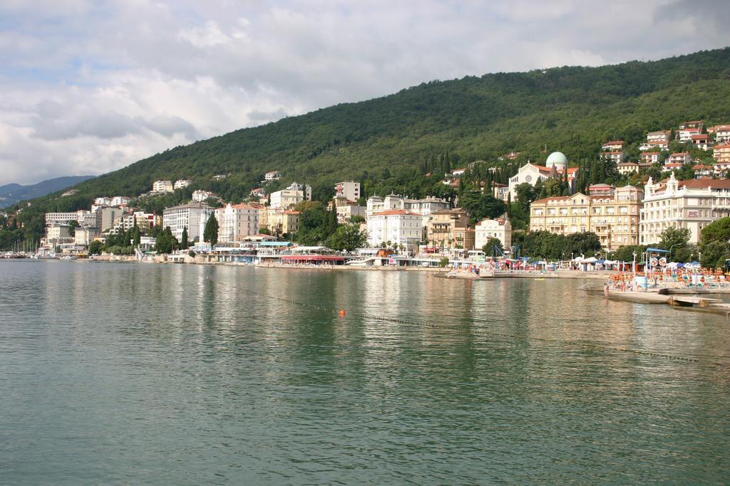 Apartment Vivoda Opatija Exterior foto