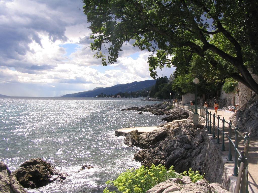 Apartment Vivoda Opatija Exterior foto